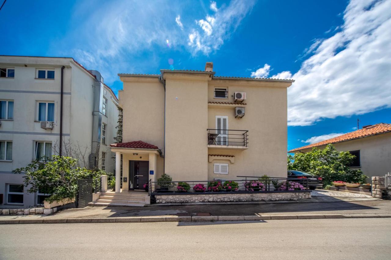 Apartments Sax Crikvenica Eksteriør bilde